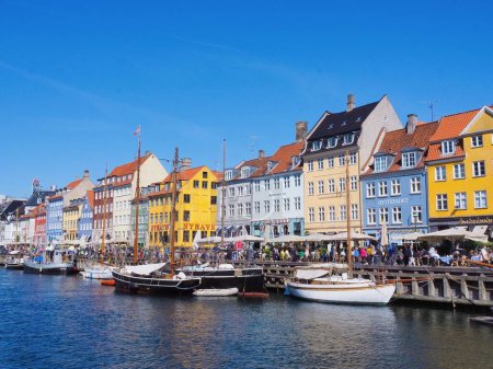 Téléchargez les photos : Immeuble coloré à Nyhavn, Copenhague, Danemark. - en image libre de droit