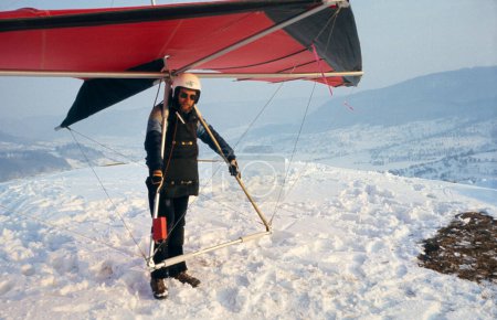 Photo for Limburg, Weilheim, Baden-Wuerttemberg, Germany, January 1986, my father Volker von Mallinckrodt starts with a hangglider from the summit of the Limburg - Royalty Free Image