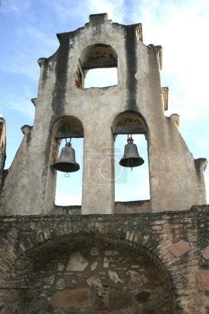 Glockenturm der Jesuitin Estancia de Caroya, die 1616 von der Gesellschaft Jesu gegründet wurde. Colonia Caroya, Crdoba, Argentinien. Ländliche Einrichtung und Kirche. Koloniale Struktur