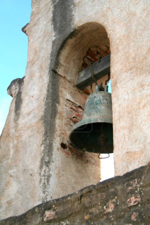 Glockenturm der Jesuitin Estancia de Caroya, die 1616 von der Gesellschaft Jesu gegründet wurde. Colonia Caroya, Crdoba, Argentinien. Ländliche Einrichtung und Kirche. Koloniale Struktur