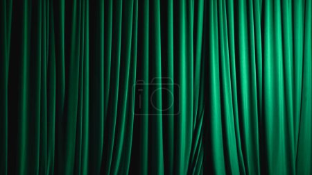 Téléchargez les photos : Rideaux verts fermés avec effet de lumière en velours satiné pour l'arrière-plan. - en image libre de droit