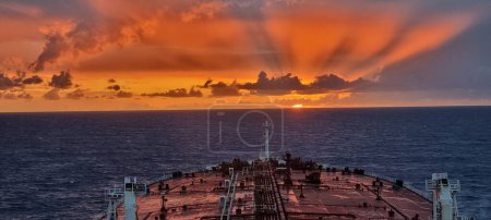 Foto de Puesta de sol en el mar - Imagen libre de derechos