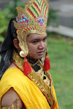 Foto de Yakarta, Indonesia. 10 abril 2024. El escenario abierto en TMII, Yakarta mostró a Reyog Ponorogo, cautivando a los visitantes - Imagen libre de derechos