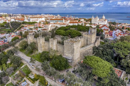 Foto de Vista aérea de Castelo de So Jorge en Lisboa, Portugal - Imagen libre de derechos