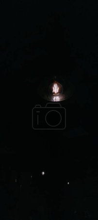 Bright lamp light in the dark (photo 3)