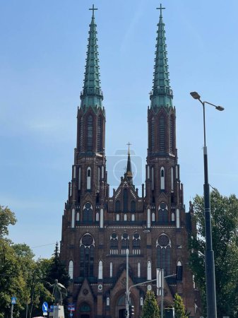 Foto de Catedral de Saint Florians en Varsovia, Polonia. Estilo de color retro filtrado. Foto de alta calidad - Imagen libre de derechos