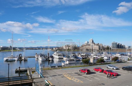 Téléchargez les photos : Port de Victoria à David Foster Walkway sur l'île de Vancouver à Victoria, Colombie-Britannique, Canada - en image libre de droit
