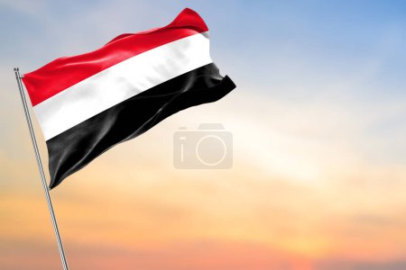 Flagge der Jemen auf dem schönen Himmel Hintergrund.