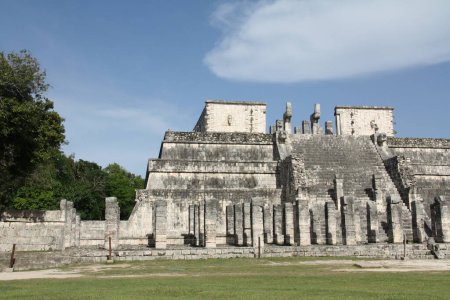 Templo de los Guerreros en Chichn Itz, en la pennsula de Yucatn, Mexiko. Construccin prehispnico. Puede que sea el nico edificio maya del Clsico tardo.
