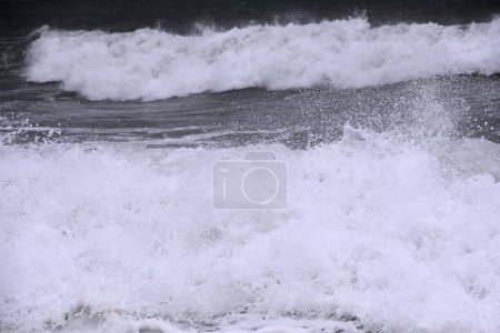 Photo for Acercamiento de olas de mar, Huracan, oleaje fuerte. Olas blancas. - Royalty Free Image