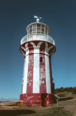 Führendes Licht: Ein majestätischer Leuchtturm inmitten von Sydneys Küstenmajestät