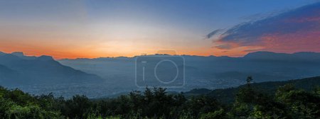 Panoramique de Grenoble au petit matin