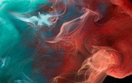 Foto de Esmeralda tinta roja fondo abstracto. Fondo de pintura acrílica para perfume, narguile, cosméticos. Misteriosas nubes de humo, niebla colorida - Imagen libre de derechos