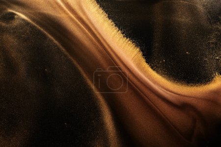 Foto de Fondo marino abstracto de oro negro. Salpicaduras y olas de pintura brillante bajo el agua, nubes de humo interestelar en movimiento - Imagen libre de derechos