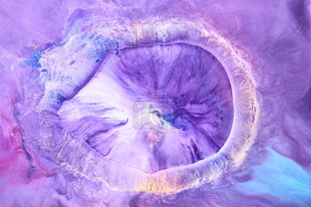 Foto de Luxury sparkling abstract background, liquid art. Violet lilac contrast paint mix, alcohol ink blots, marble texture. Modern print pattern - Imagen libre de derechos