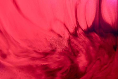 Foto de Fondo magenta abstracto. Rayas de tinta de alcohol y manchas de color vino, salpicaduras de pintura - Imagen libre de derechos