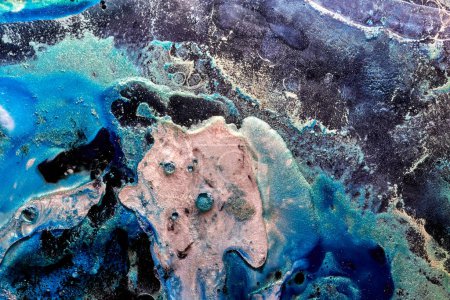 Téléchargez les photos : Luxury abstract background, liquid art. Blue alcohol ink with golden paint streaks, water surface, marble texture - en image libre de droit