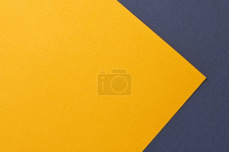 Téléchargez les photos : Papier kraft brut fond, texture du papier bleu orange couleurs. Maquette avec espace de copie pour le texte - en image libre de droit