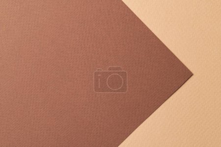 Foto de Rough kraft fondo de papel, textura de papel diferentes tonos de marrón. Mockup con espacio de copia para texto - Imagen libre de derechos