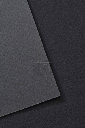 Téléchargez les photos : Papier kraft brut fond, texture du papier noir couleurs gris. Maquette avec espace de copie pour le texte - en image libre de droit