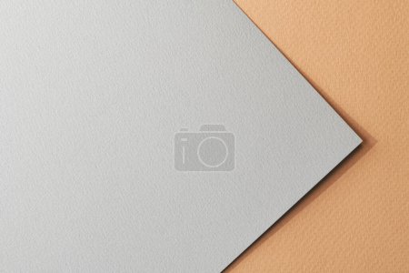 Foto de Fondo de papel kraft áspero, textura de papel beige colores grises. Mockup con espacio de copia para texto - Imagen libre de derechos