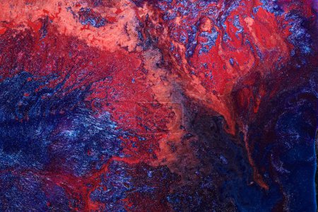 Foto de Fondo abstracto de lujo, arte líquido. Azul mezcla roja tinta de alcohol con manchas de pintura dorada, superficie de agua de la tierra, textura de mármol - Imagen libre de derechos