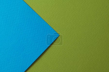 Téléchargez les photos : Papier kraft brut fond, texture du papier bleu-vert couleurs. Maquette avec espace de copie pour le texte - en image libre de droit