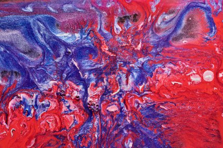 Foto de Fondo abstracto de lujo, arte líquido. Azul mezcla roja tinta de alcohol con manchas de pintura dorada, superficie de agua de la tierra, textura de mármol - Imagen libre de derechos