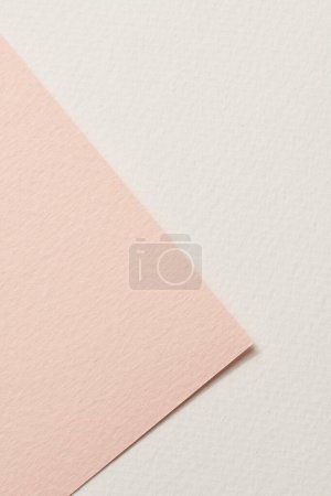 Téléchargez les photos : Papier kraft brut fond, texture du papier différentes nuances de beige Mockup avec espace de copie pour le texte - en image libre de droit