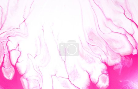 Téléchargez les photos : Art liquide abstrait, taches et taches de peinture, encre d'alcool rose, texture de marbre multicolore - en image libre de droit