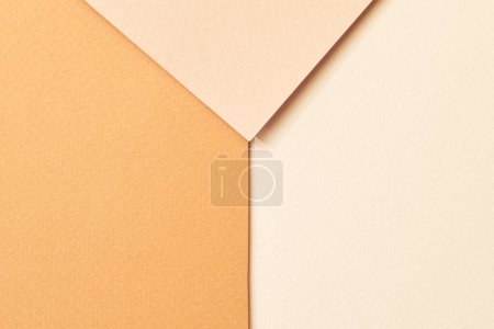 Téléchargez les photos : Papier kraft brut fond, texture du papier différentes nuances de brun. Maquette avec espace de copie pour le texte - en image libre de droit