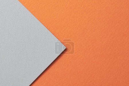 Téléchargez les photos : Papier kraft brut fond, texture du papier orange couleurs grises. Maquette avec espace de copie pour le texte - en image libre de droit