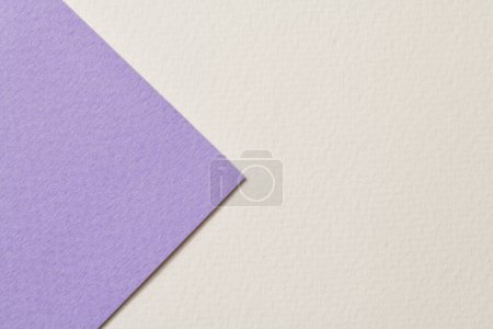 Foto de Fondo de papel kraft áspero, textura de papel gris lila colores. Mockup con espacio de copia para texto - Imagen libre de derechos