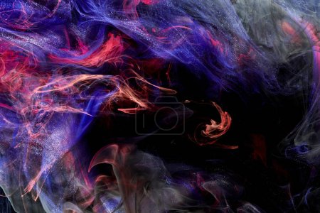 Téléchargez les photos : Contraste multicolore espace extérieur fond abstrait, nuages de fumée interstellaire en mouvement, tourbillon cosmique de peintures - en image libre de droit