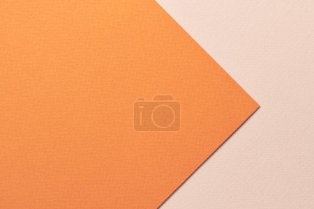 Téléchargez les photos : Papier kraft brut fond, texture du papier orange beige couleurs. Maquette avec espace de copie pour le texte - en image libre de droit