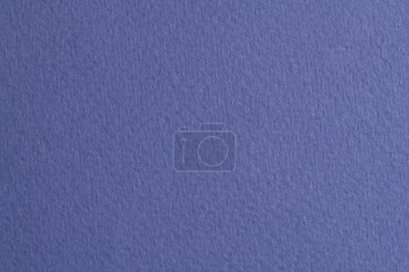 Foto de Rough kraft piezas de papel de fondo, textura geométrica de papel monocromo de color azul oscuro. Mockup con espacio de copia para texto - Imagen libre de derechos