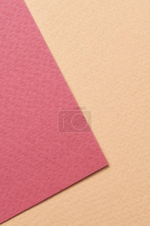 Foto de Fondo de papel kraft áspero, textura de papel de color beige burdeos. Mockup con espacio de copia para texto - Imagen libre de derechos