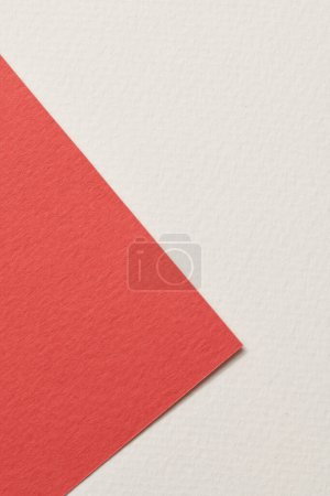 Foto de Fondo de papel kraft áspero, textura de papel rojo colores blancos. Mockup con espacio de copia para texto - Imagen libre de derechos