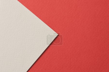 Téléchargez les photos : Papier kraft brut fond, texture du papier couleurs gris rouge. Maquette avec espace de copie pour le texte - en image libre de droit