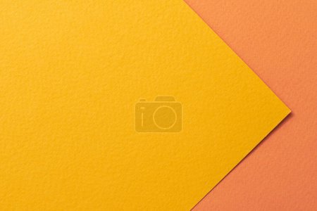 Téléchargez les photos : Papier kraft brut fond, texture du papier orange couleurs jaunes. Maquette avec espace de copie pour le texte - en image libre de droit