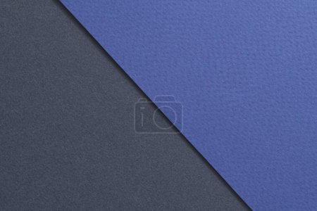 Foto de Fondo de papel kraft áspero, textura de papel diferentes tonos de azul. Burla con espacio de copia para tex - Imagen libre de derechos