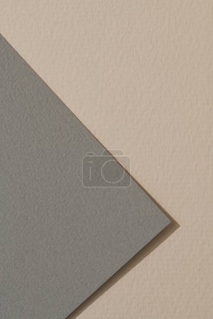 Foto de Fondo de papel kraft áspero, textura de papel beige colores grises. Mockup con espacio de copia para texto - Imagen libre de derechos