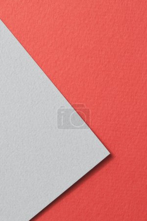 Téléchargez les photos : Papier kraft brut fond, texture du papier couleurs gris rouge. Maquette avec espace de copie pour le texte - en image libre de droit