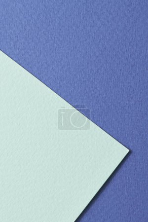 Foto de Fondo de papel kraft áspero, textura de papel menta colores azules. Mockup con espacio de copia para texto - Imagen libre de derechos