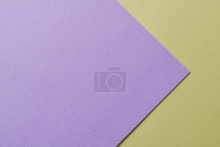 Téléchargez les photos : Papier kraft brut fond, texture du papier vert lilas couleurs. Maquette avec espace de copie pour le texte - en image libre de droit
