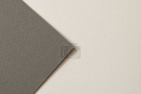 Foto de Fondo de papel kraft áspero, textura de papel colores claros y grises oscuros. Mockup con espacio de copia para texto - Imagen libre de derechos