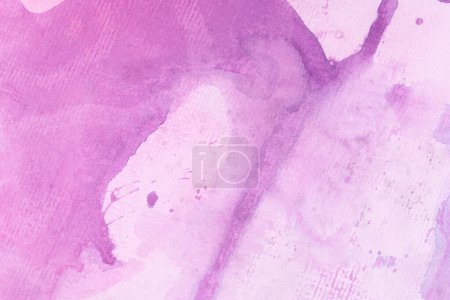 Foto de Fondo de acuarela abstracto. Pintura lila púrpura manchada sobre lienzo, colgajo de arte - Imagen libre de derechos