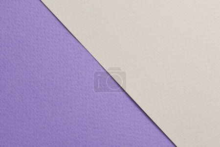 Téléchargez les photos : Papier kraft brut fond, texture du papier lilas couleurs gris. Maquette avec espace de copie pour tex - en image libre de droit