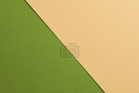 Foto de Fondo de papel kraft áspero, textura de papel beige colores verdes. Burla con espacio de copia para tex - Imagen libre de derechos