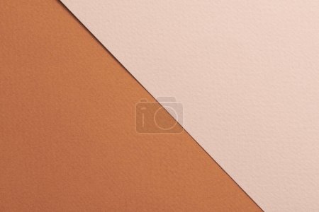 Foto de Fondo de papel kraft áspero, textura de papel de color beige marrón. Burla con espacio de copia para tex - Imagen libre de derechos